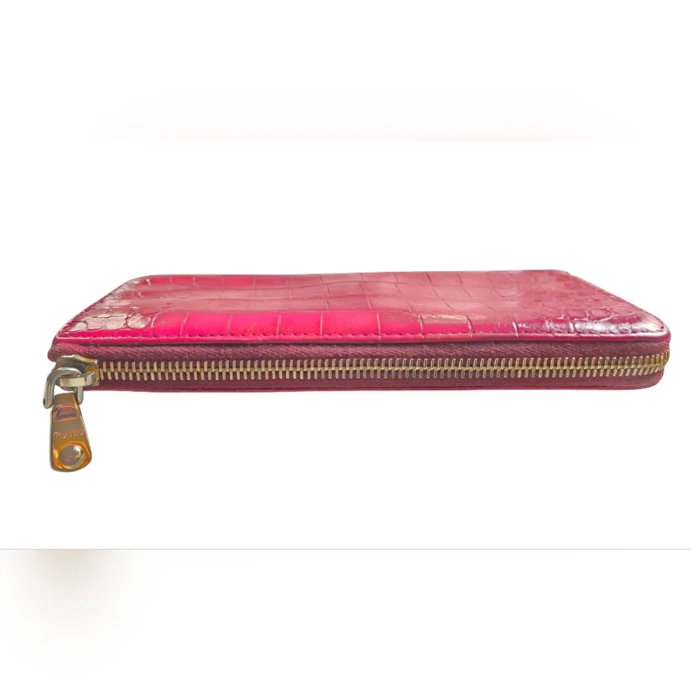 Miu Miu Dark Fuchsia Croc Embossed Leather Long Zip Wallet With COA - Picture 4 of 12